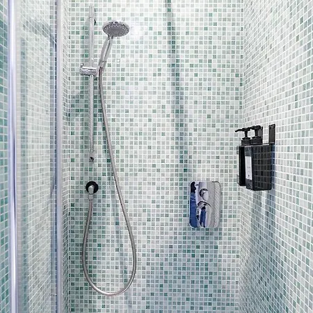 Viale Giulio Cesare Gasthuis 2*